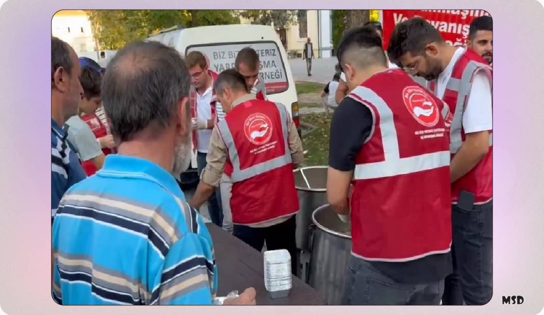 Biz Bize Derneği’nden aşure ikramı 2